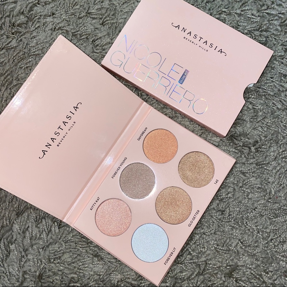 💚ABH x Nicole Guerriero Highlight Palette!